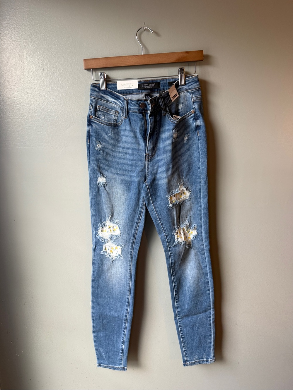 NWT Judy Blue Women’s High Waist Distressed Patch Skinny Jeans Size 3/26